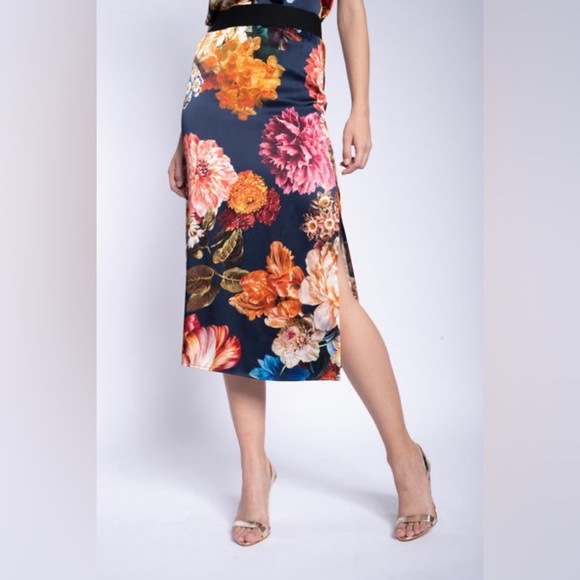 HARK + HAMMER SILK MIDI SKIRT + NAVY BOUQUET STRETCH SILK XS FLORAL - Picture 16 of 16